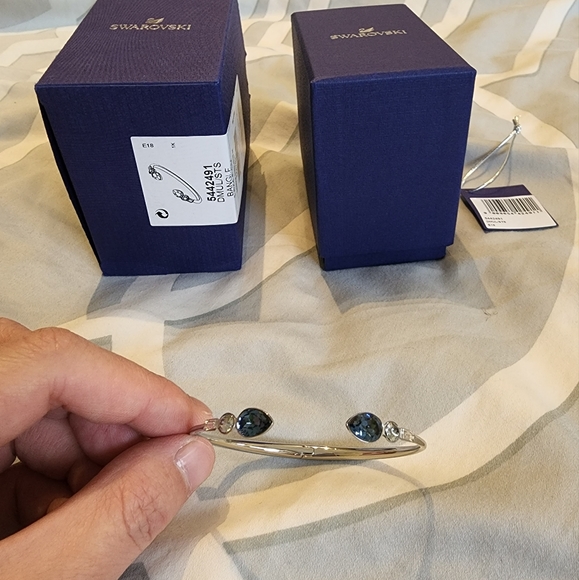 Swarovski Mix and Match Silver Tone Bangle with Blue and Clear Crystals - Size M - Picture 4 of 9